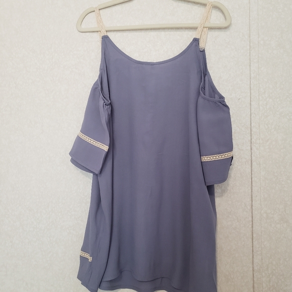 NEW TORRID BLUE EMBROIDERED COLD SHOULDER TOP...SIZE:0 - Picture 6 of 13